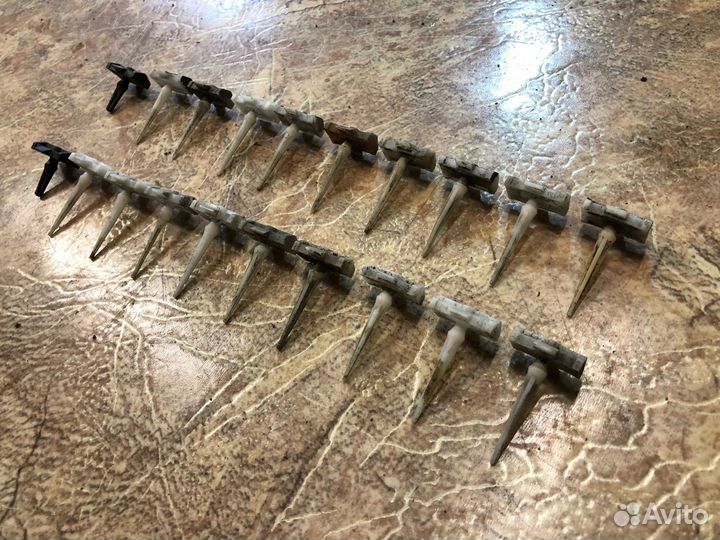 Клипсы порогов W124 купе оригинал комплект