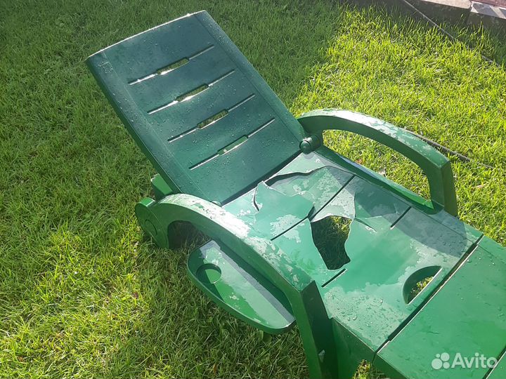 Шезлонг лежак