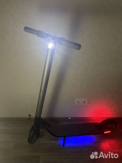 Электросамокат Ninebot Kickscooter ES2