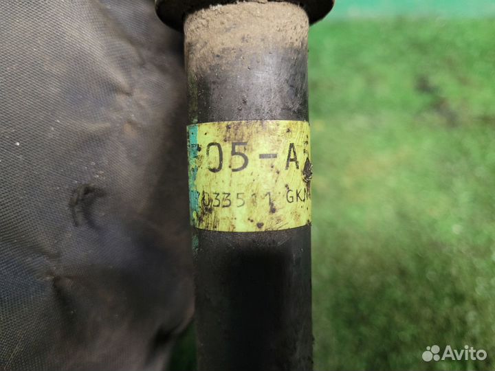 Полуось в сборе правая на Civic 7 D17A2