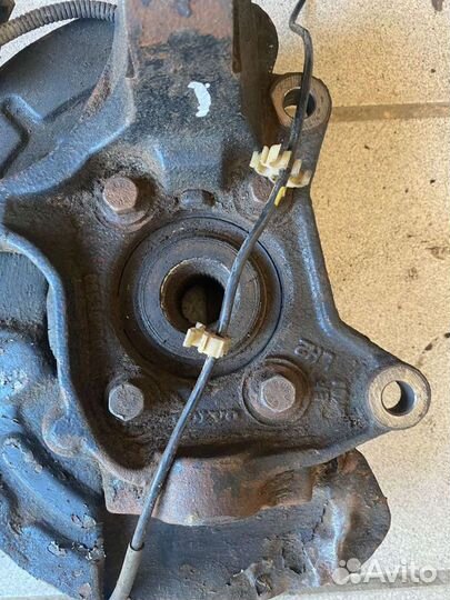 Поворотный кулак передний volvo xc90 2003 г.в