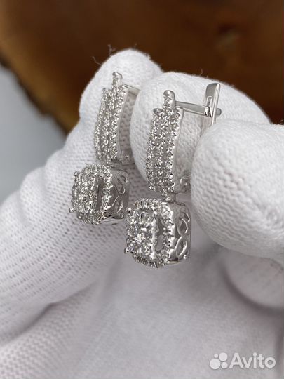 Золотые серьги с бриллиантами