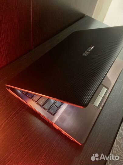 Ноутбук asus: intel i3/ 8gb/ Geforce/SSD