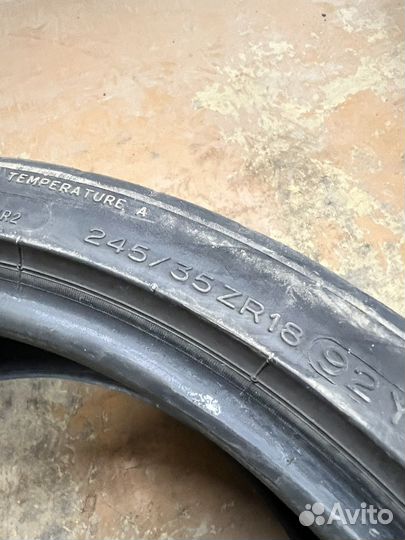 Michelin Pilot Super Sport 245/35 R18