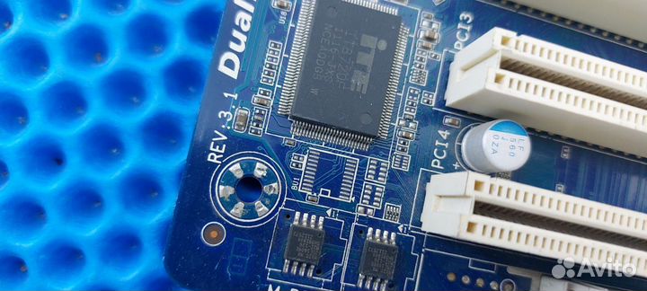 Мат. плата Gigabyte GA-M52LT-D3P + Phenom II X4 95