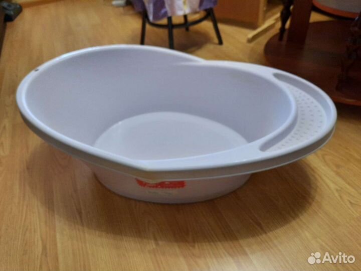 Ванна детская с надувным кругом