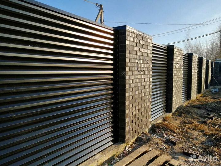 Современные металлические заборы Жалюзи