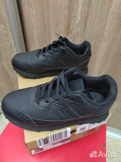 Кроссовки детские