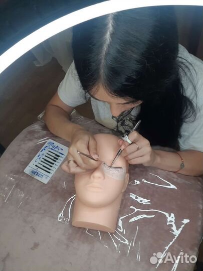 Обучение наращиванию ресниц