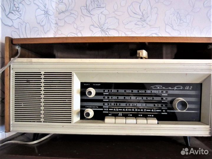 Радиола сетевая ламповая Рекорд-68-2
