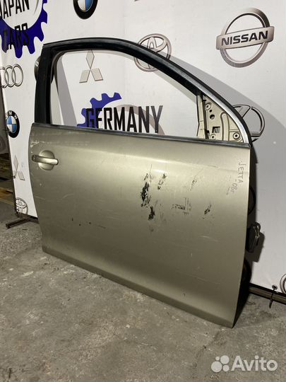 Передняя правая дверь VolksWagen Jetta 5