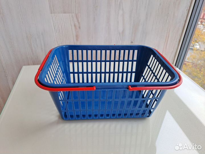 Корзина пластиковая с ручками