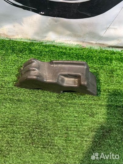 Уплотнитель крыла передний левый Toyota C-Hr NGX50