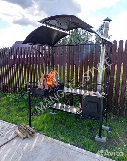 Мангал с крышей