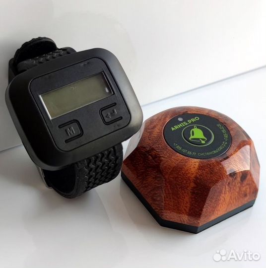 Кнопка вызова официанта Махагон и пейджер часы