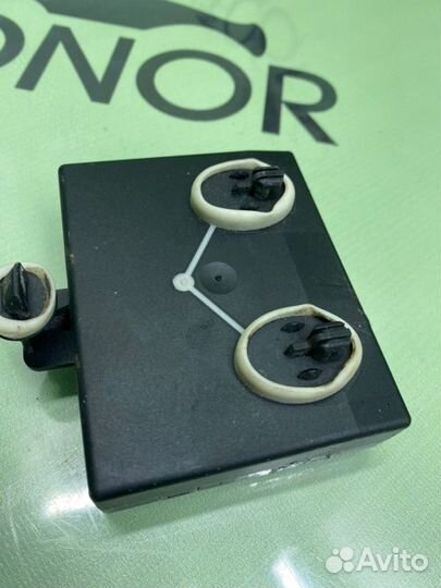 Блок управления дверьми задний левый Audi Q7 4L