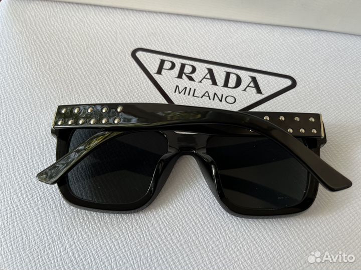 Солнцезащитные очки с клёпками