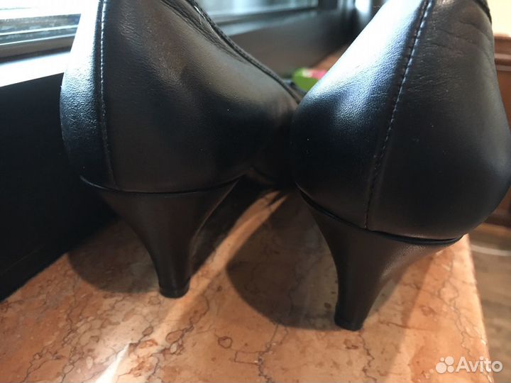 Чёрные кожаные туфли Escada, 39.5, Италия