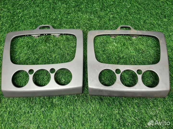 В наличии: Рамка под магнитолу для Ford Focus 2