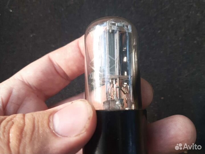 Радиолампа 6н8с 1958год