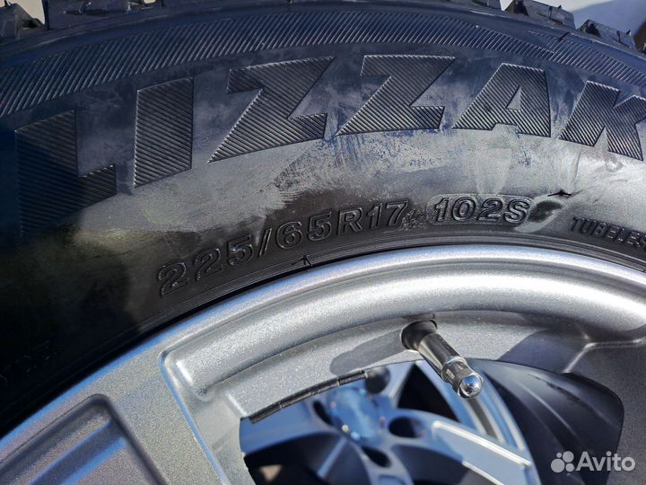 Bridgestone Blizzak DM-V2 225/65 R17 102S