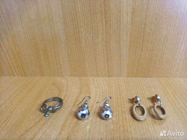 Серьги, подвески, кольца, заколки