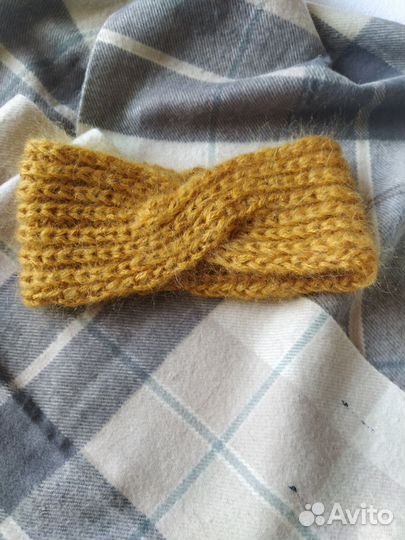 Повязка на голову вязаная