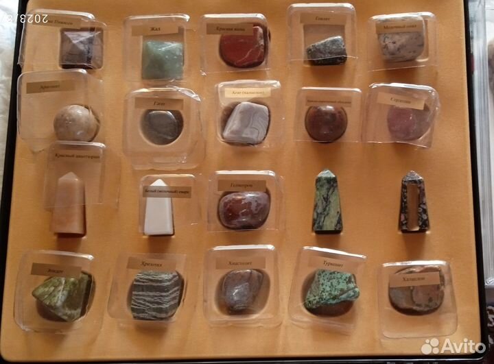 Камни и минералы коллекция