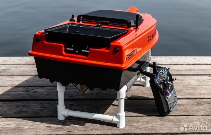 Кораблик для рыбалки и завоза прикормки с GPS