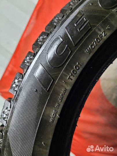 Bridgestone B700 215/50 R17 98V