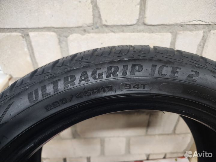 Goodyear UltraGrip Ice 2 225/45 R17 94T