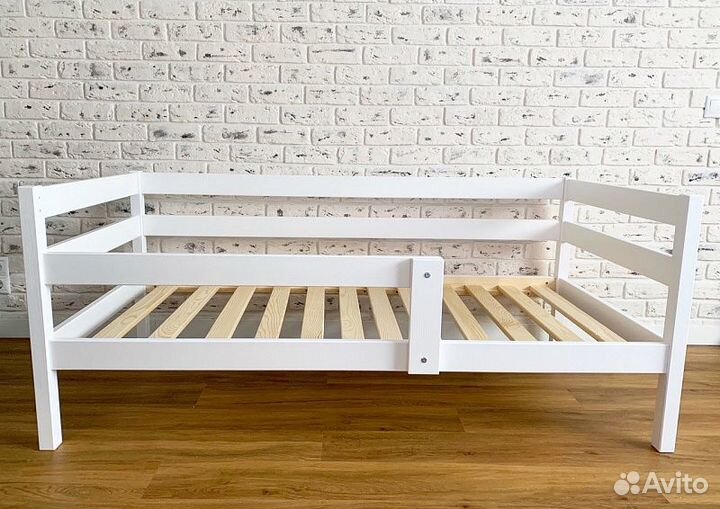 Детская кровать из дерева Софа