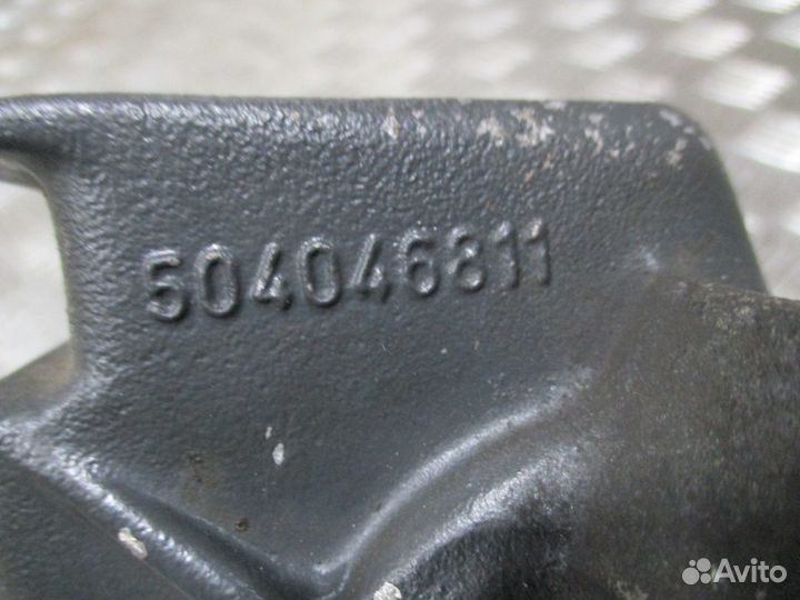 Кронштейн топливного фильтра Iveco 500335289