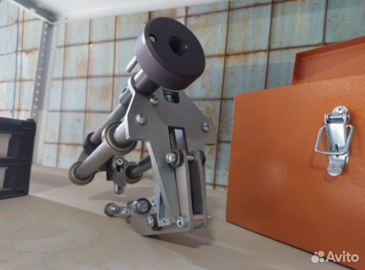 Устройство для снятия оксидного слоя