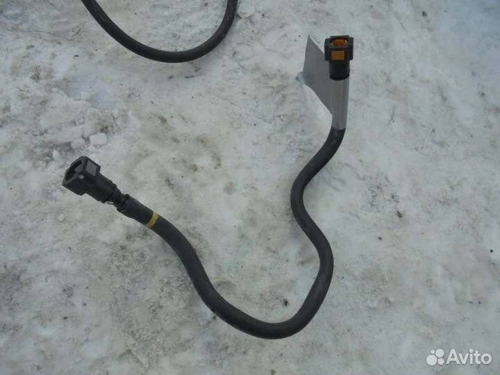 Трубка топливная Toyota Corolla Fielder NZE141