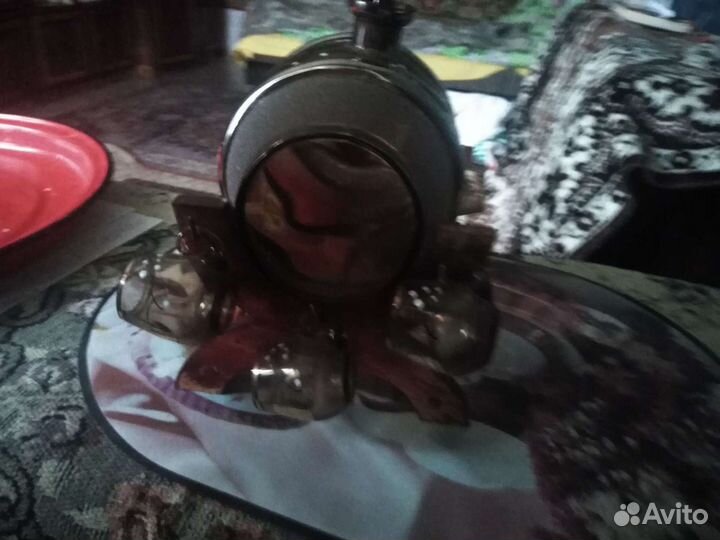 Бочонок стеклянный сувенирный с краником и рюмками