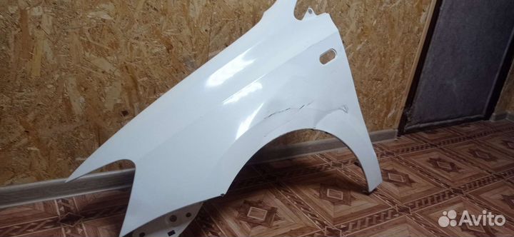 Водительская дверь и крыло на Polo 2013 г