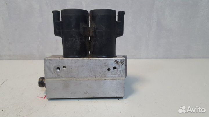 Блок клапанов гидроподвески задний Mercedes S600