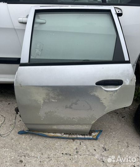Дверь задняя Nissan Ad y11