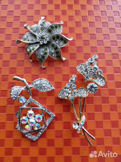 Броши новые