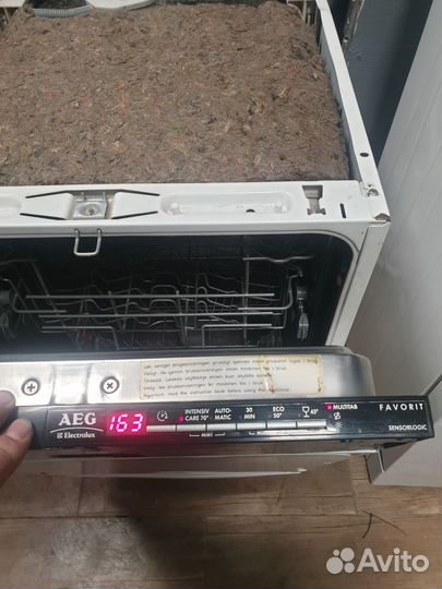 Узкая посудомоечная машина AEG 45 см