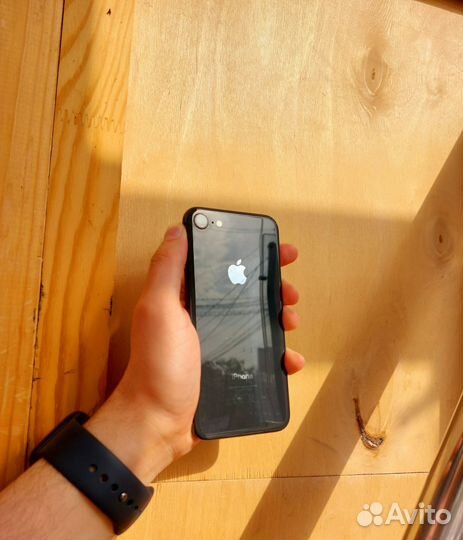 iPhone 8, 64 ГБ