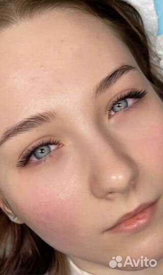 Модель на наращивание ресниц