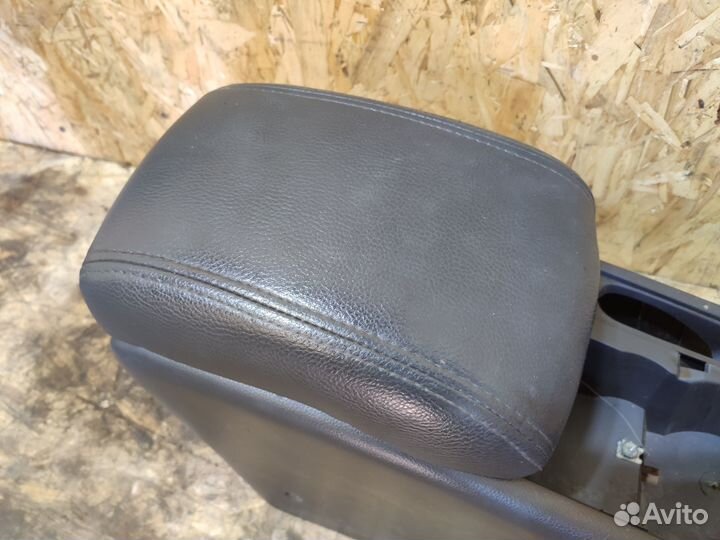 Подлокотник Chevrolet Epica