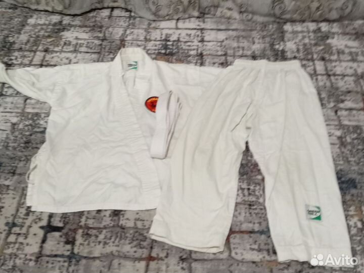 Кимоно для каратэ детское. Два разных кимоно