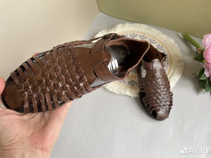 Босоножки женские 37,5 Италия кожа