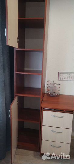 Письменный стол со шкафом и тумбочкой