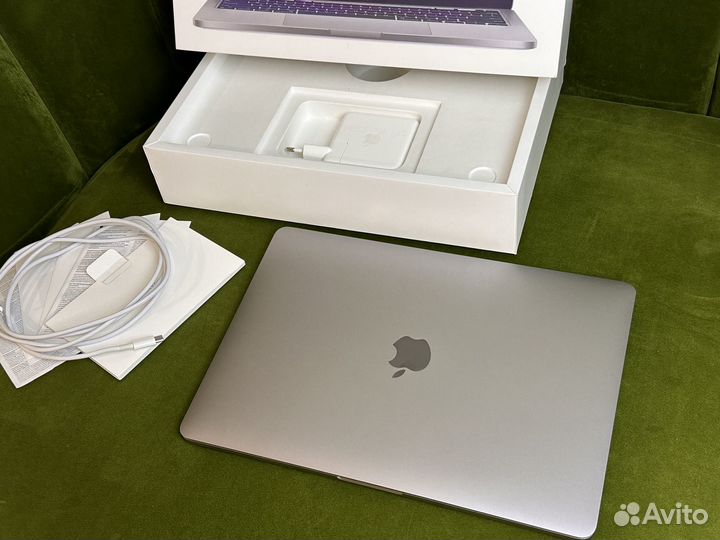 LUX MacBook Pro 13 i7 4,1Ghz 32GB DDR4 512GB SSD