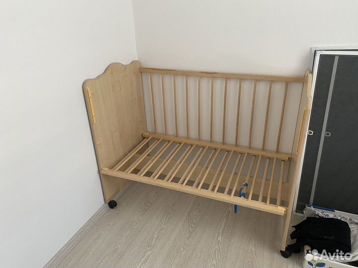 Детская кроватка