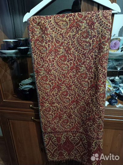 Палантин Много. Листайте